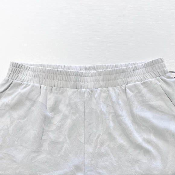 New Lanston Sport Curved Hem Shorts Grey Sample Size / Size Small - Picture 3 of 12